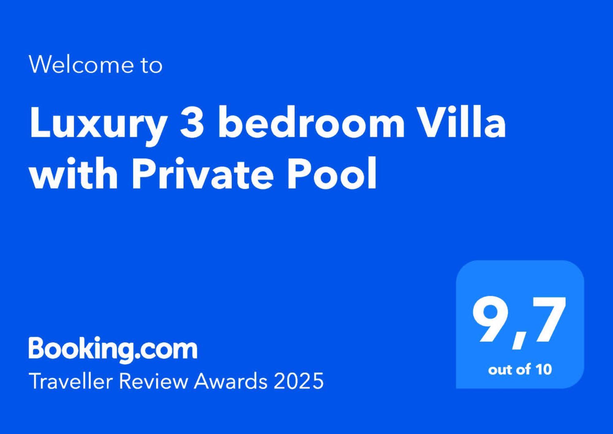 Luxury 3 Bedroom With Private Pool *